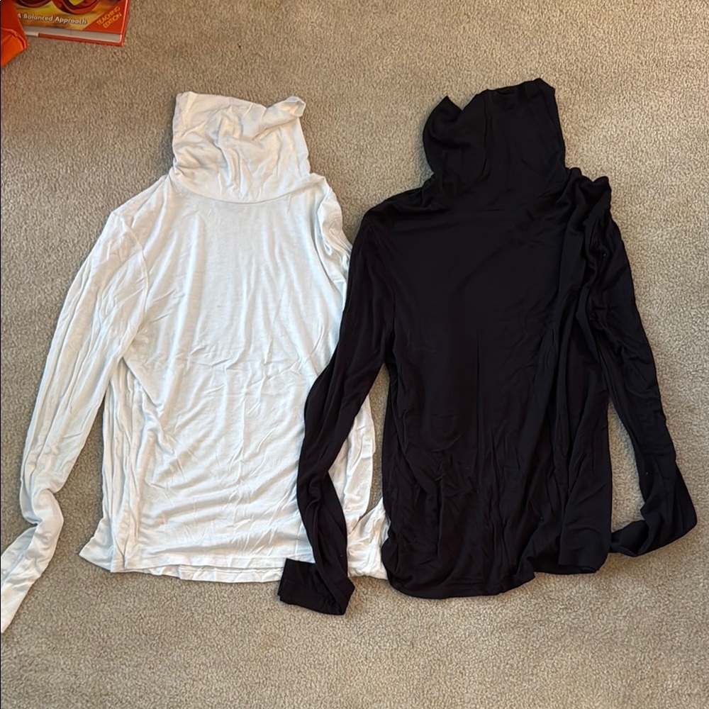 So White and Black Long Sleeve Turtleneck Tops size medium
